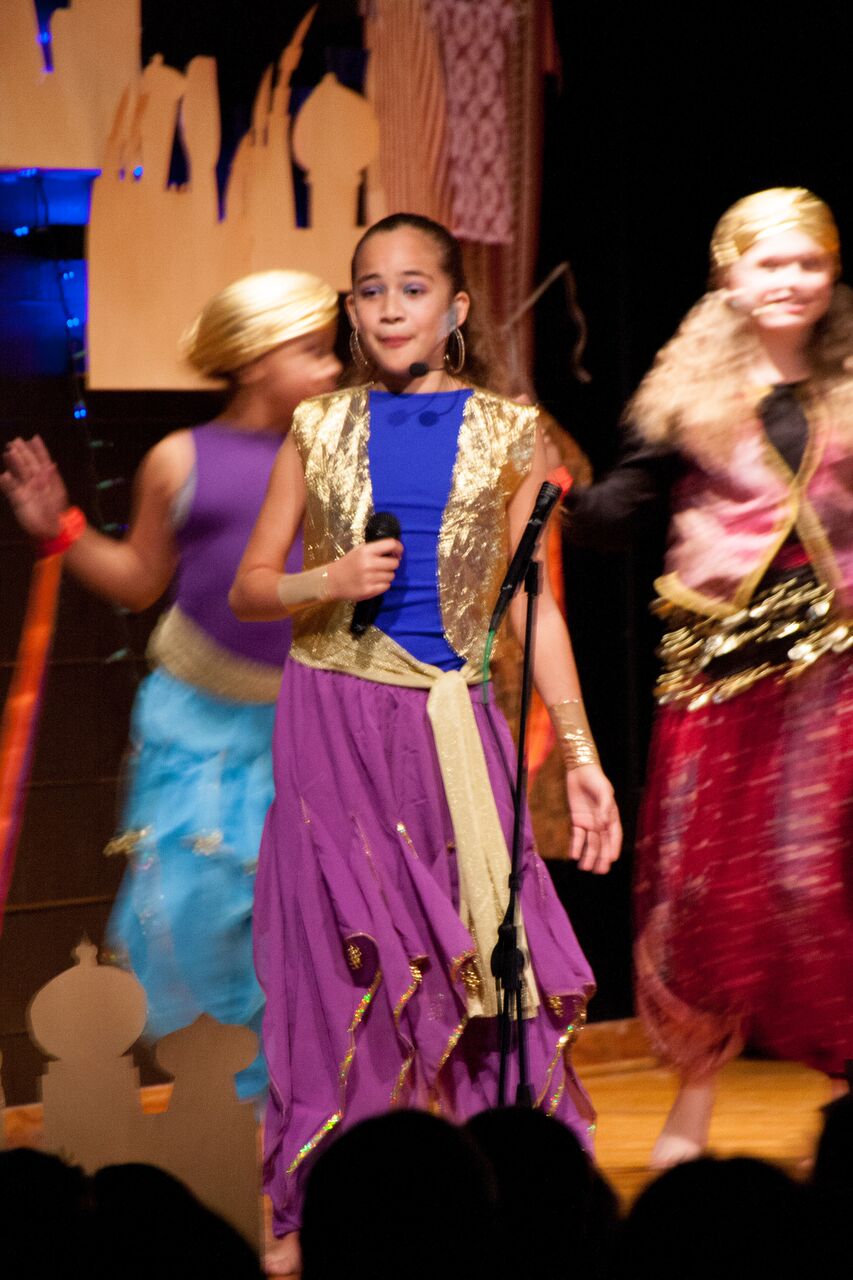 Jasmine singing in Aladdin.
